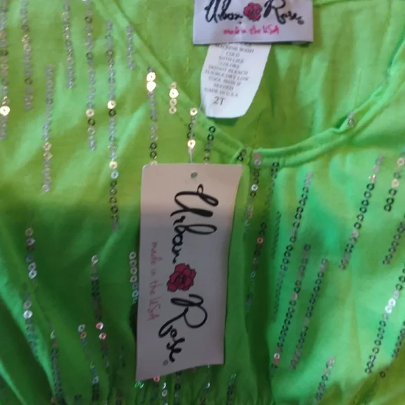 ADORABLE  CHILDREN TOP ( SIZE 2T ) - Picture 4 of 4